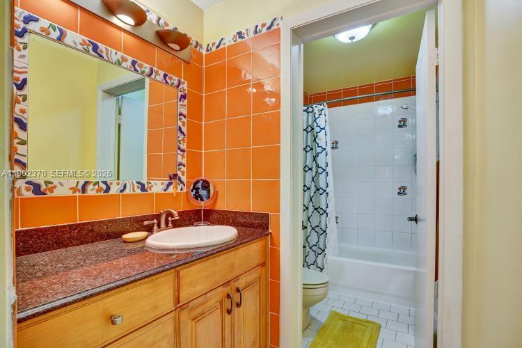 THE TOWNHOMES OF DORAL OA - Residential