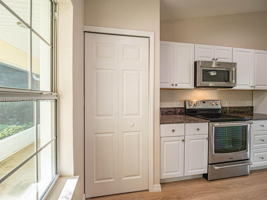 VERO LAKE ESTATES UNIT E - Residential