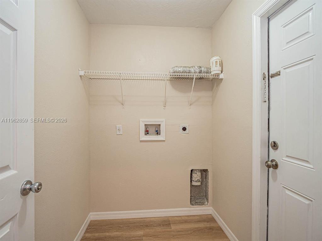 VERO LAKE ESTATES UNIT E - Residential