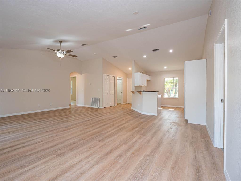 VERO LAKE ESTATES UNIT E - Residential