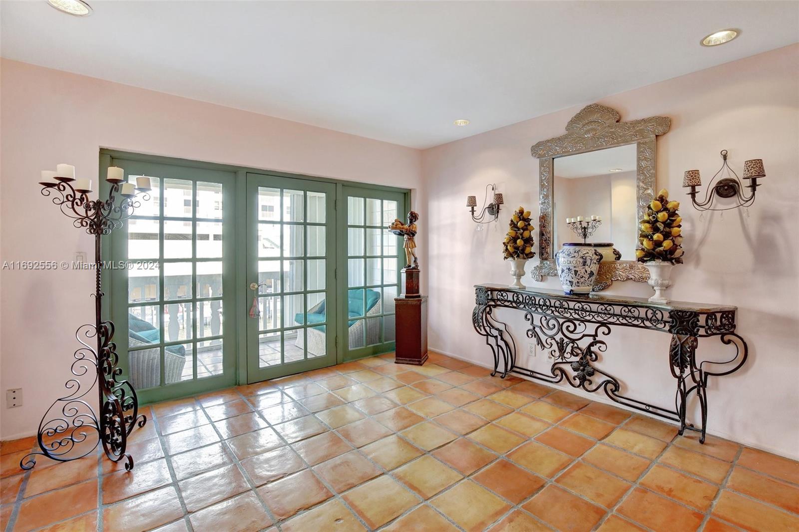 ISLE OF PARADISE CO-OP - Residential
