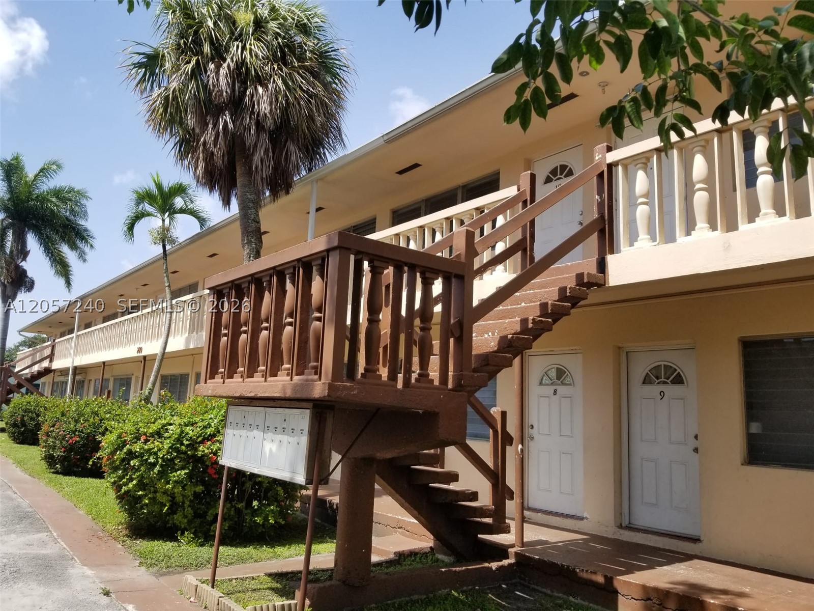 PARK SIDE MANOR D CONDO I - Residential