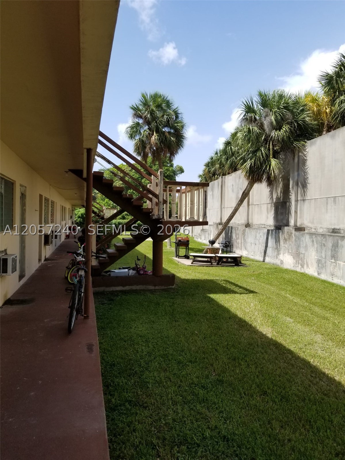 Well-maintained 1-bedroom, 1-bathroom residence in a convenient Hallandale Beach location. This inviting unit features a comfortable living and dining area, ample closet space, and a functional layout that makes excellent use of every square foot. The property is in very good condition and ready for its next owner to move in and enjoy. Conveniently located near I-95, with easy access to shopping, dining, entertainment, beaches, and major roadways. A great opportunity for a primary residence, seasonal home, or investment property. Schedule your private showing today.