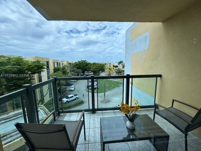 INTERNATIONAL PARK I COND - Residential