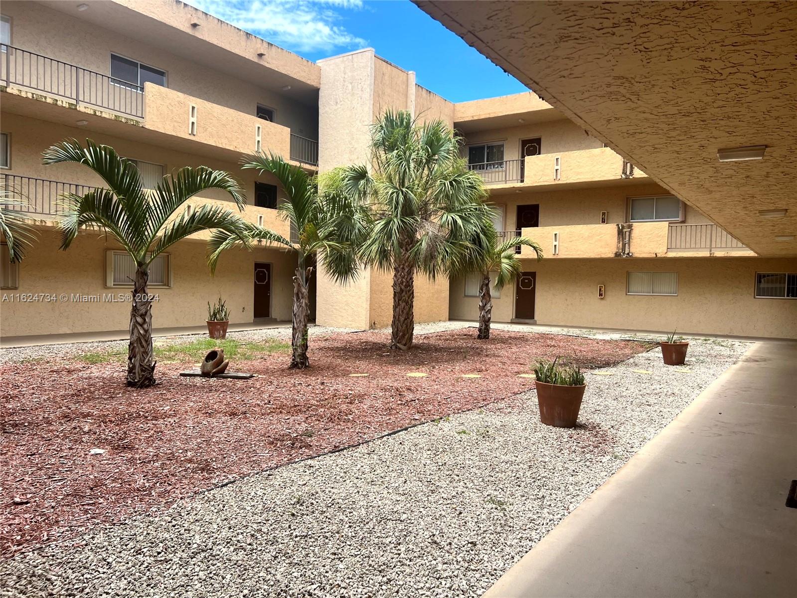 KENDALL ACRES WEST - Residential