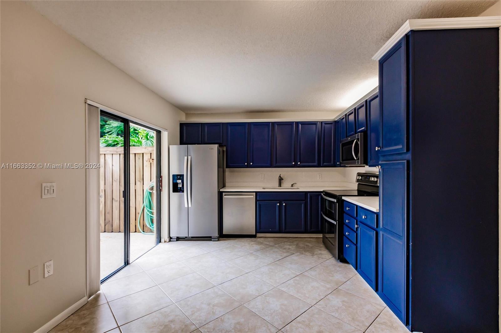 GARDEN LAKES AND GARDEN S - Residential Lease