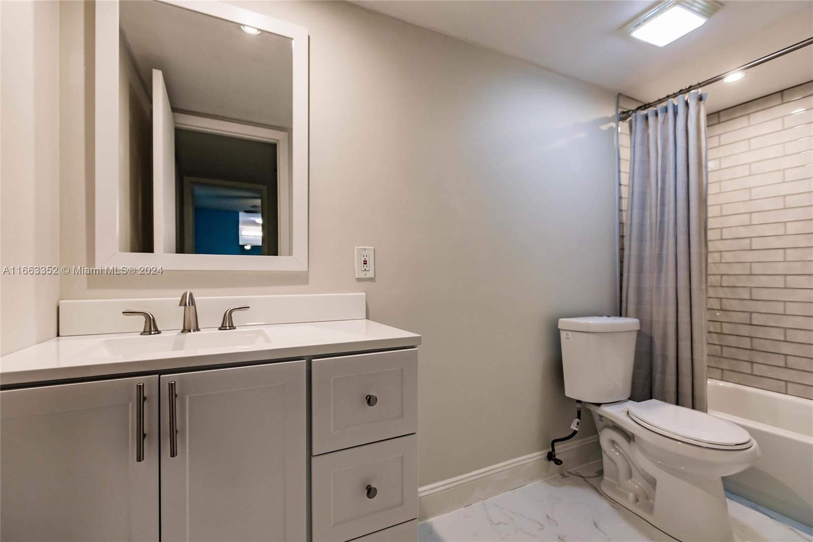 GARDEN LAKES AND GARDEN S - Residential Lease
