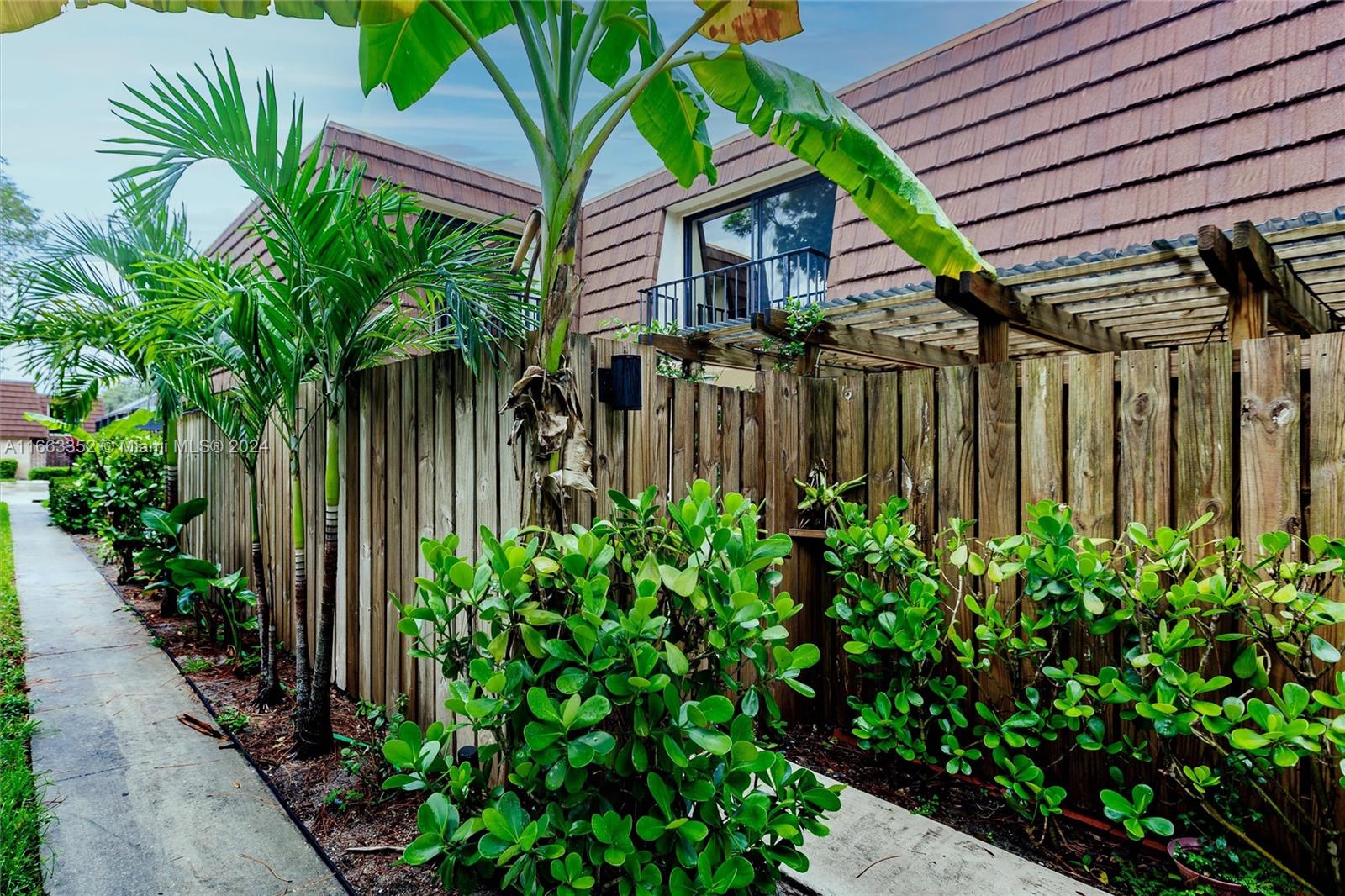 GARDEN LAKES AND GARDEN S - Residential Lease