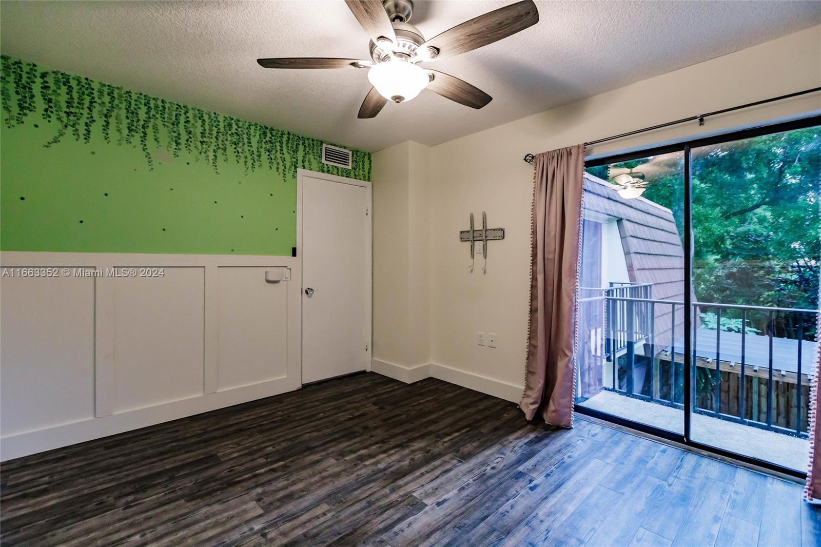 GARDEN LAKES AND GARDEN S - Residential Lease