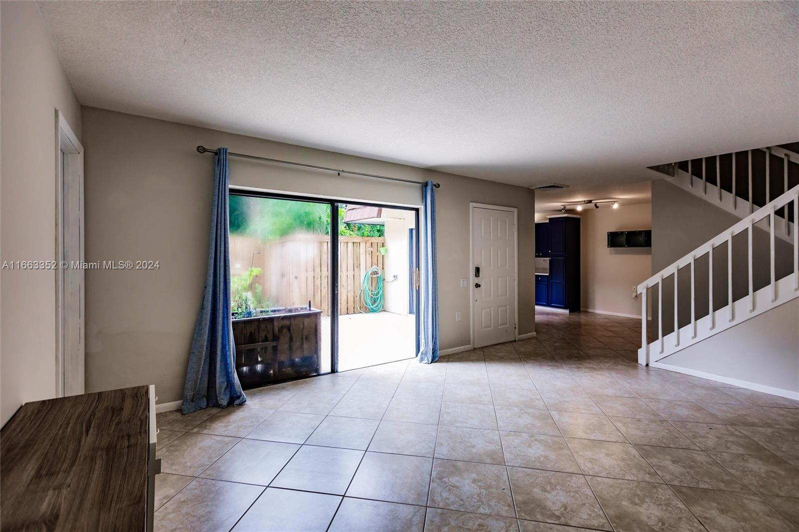 GARDEN LAKES AND GARDEN S - Residential Lease