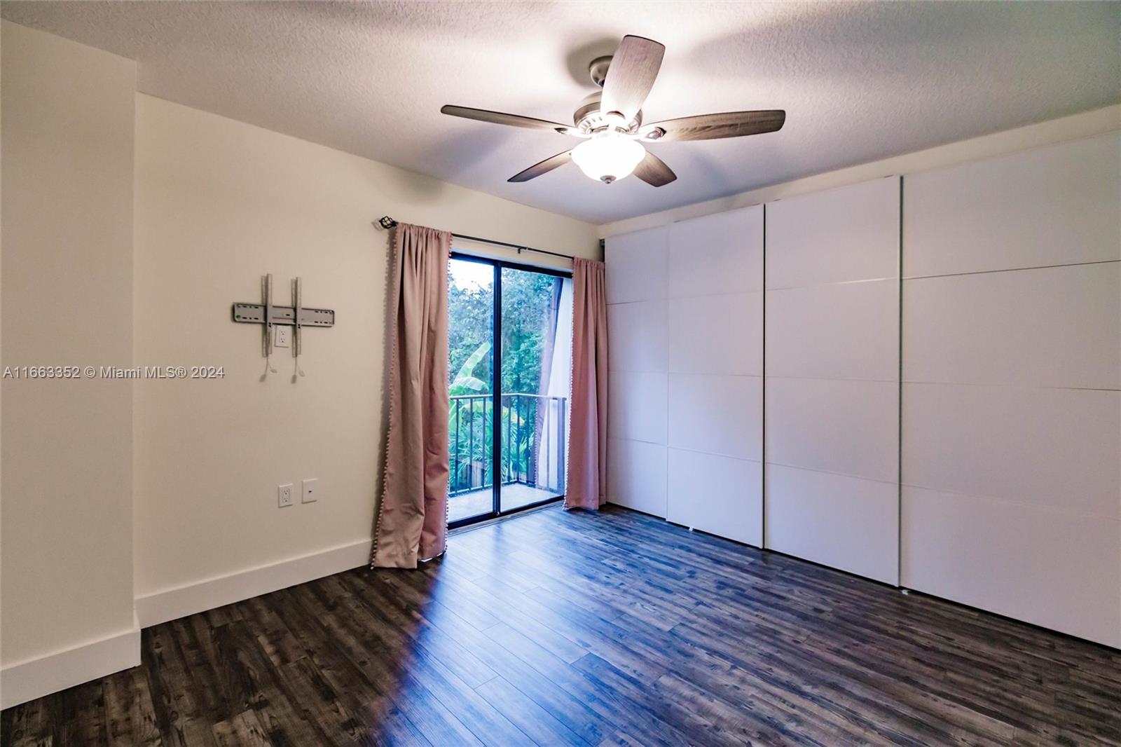 GARDEN LAKES AND GARDEN S - Residential Lease