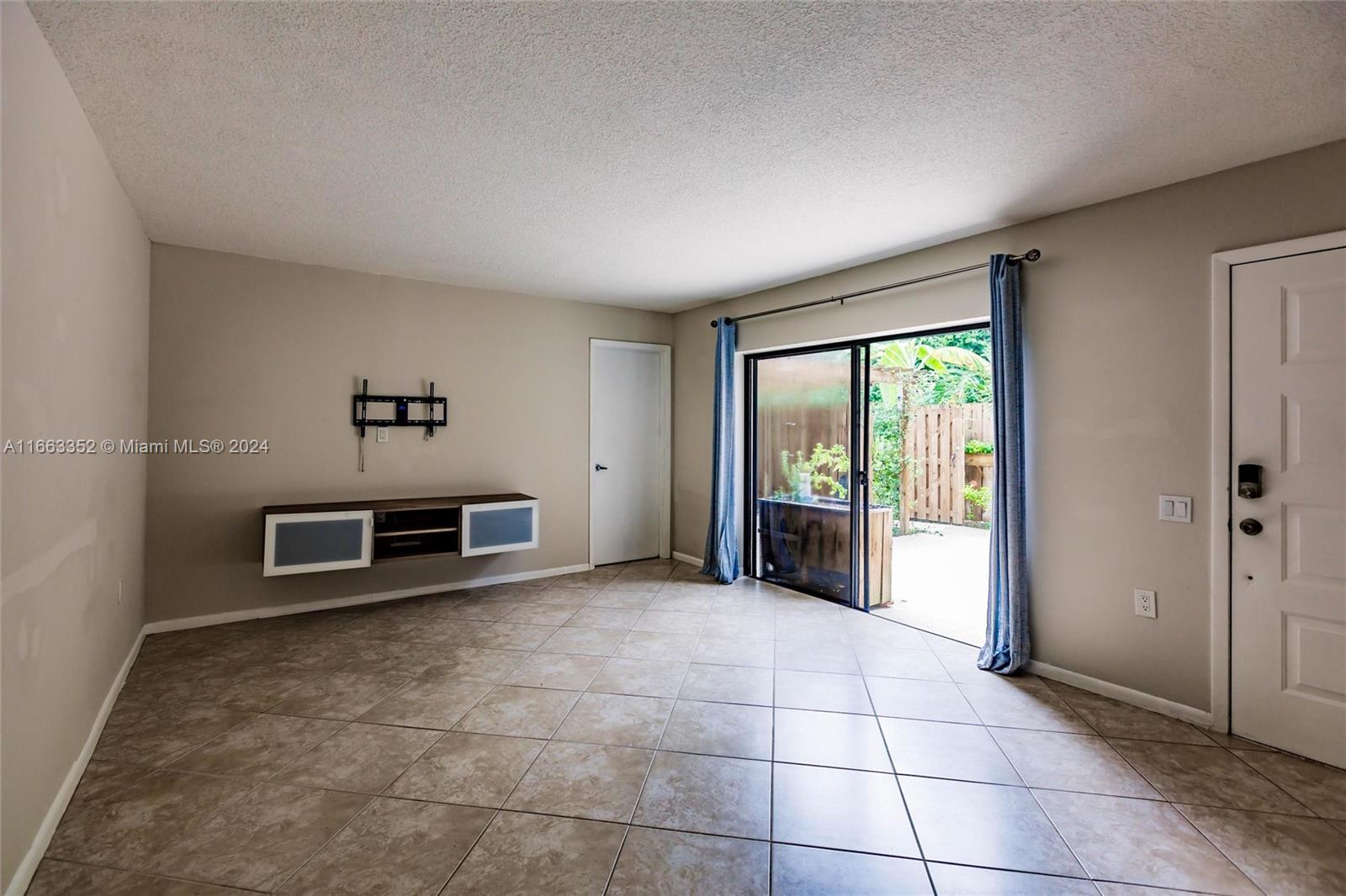 GARDEN LAKES AND GARDEN S - Residential Lease