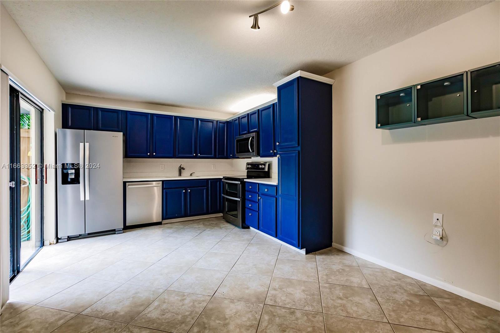 GARDEN LAKES AND GARDEN S - Residential Lease