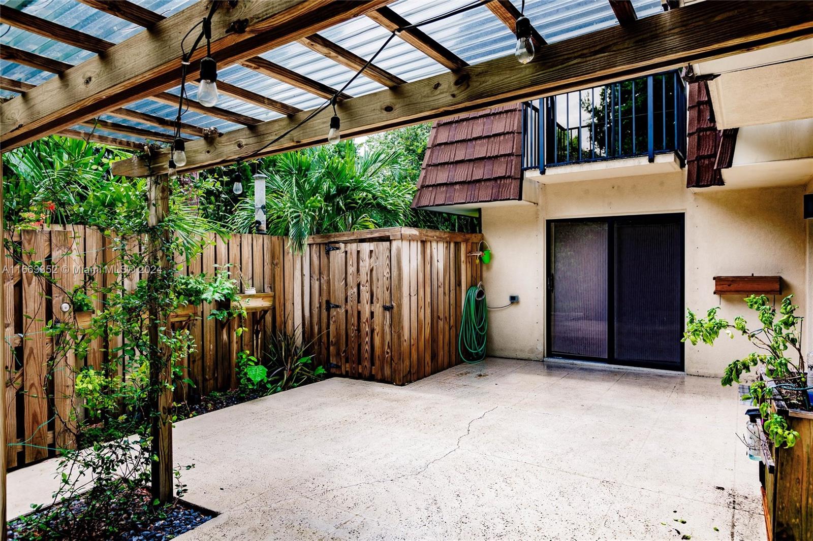 GARDEN LAKES AND GARDEN S - Residential Lease