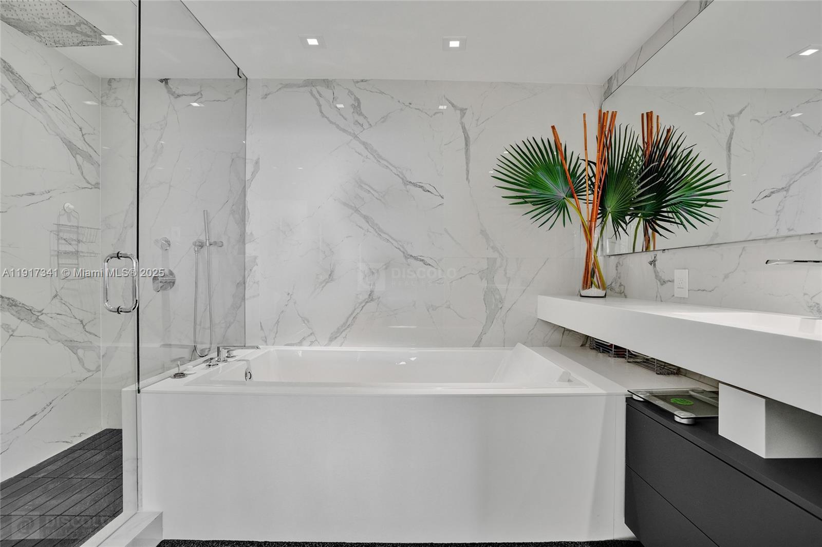 THE FLORIDIAN CONDO - Residential