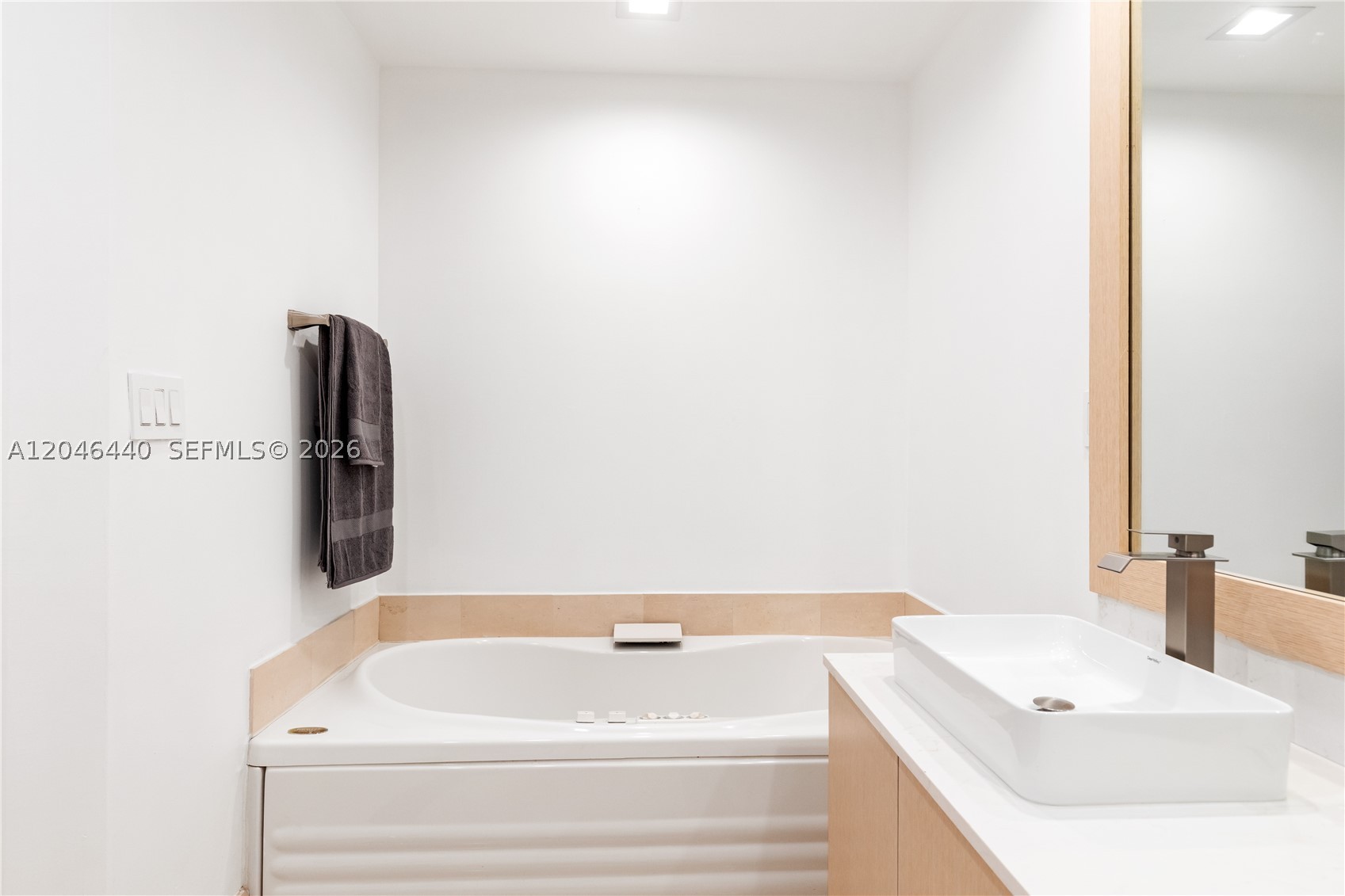 PORTOFINO TOWER CONDO - Residential