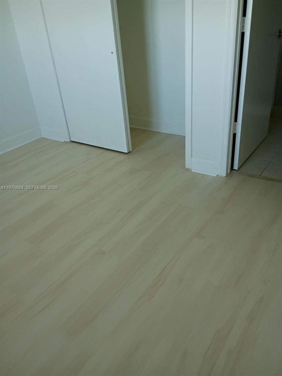 THE OAKS I CONDO - Residential