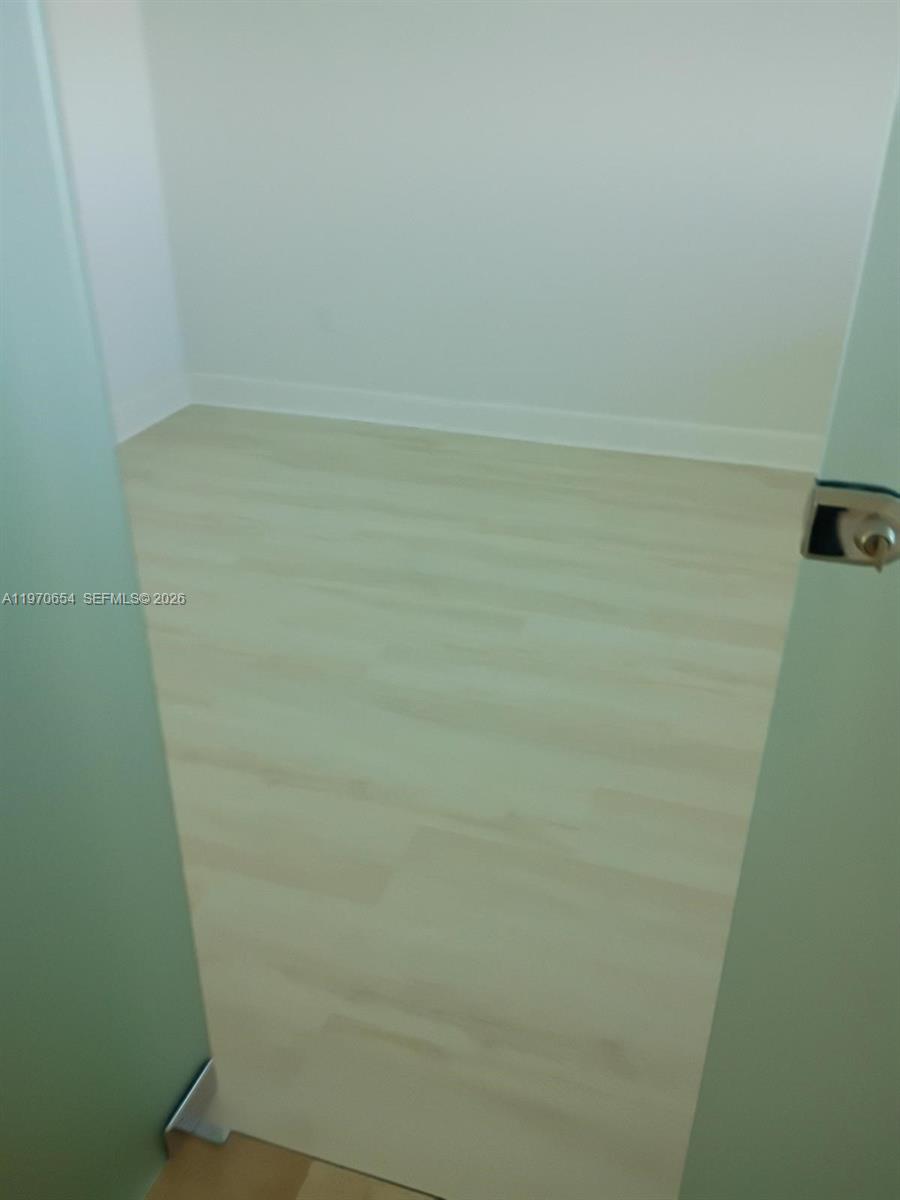 THE OAKS I CONDO - Residential