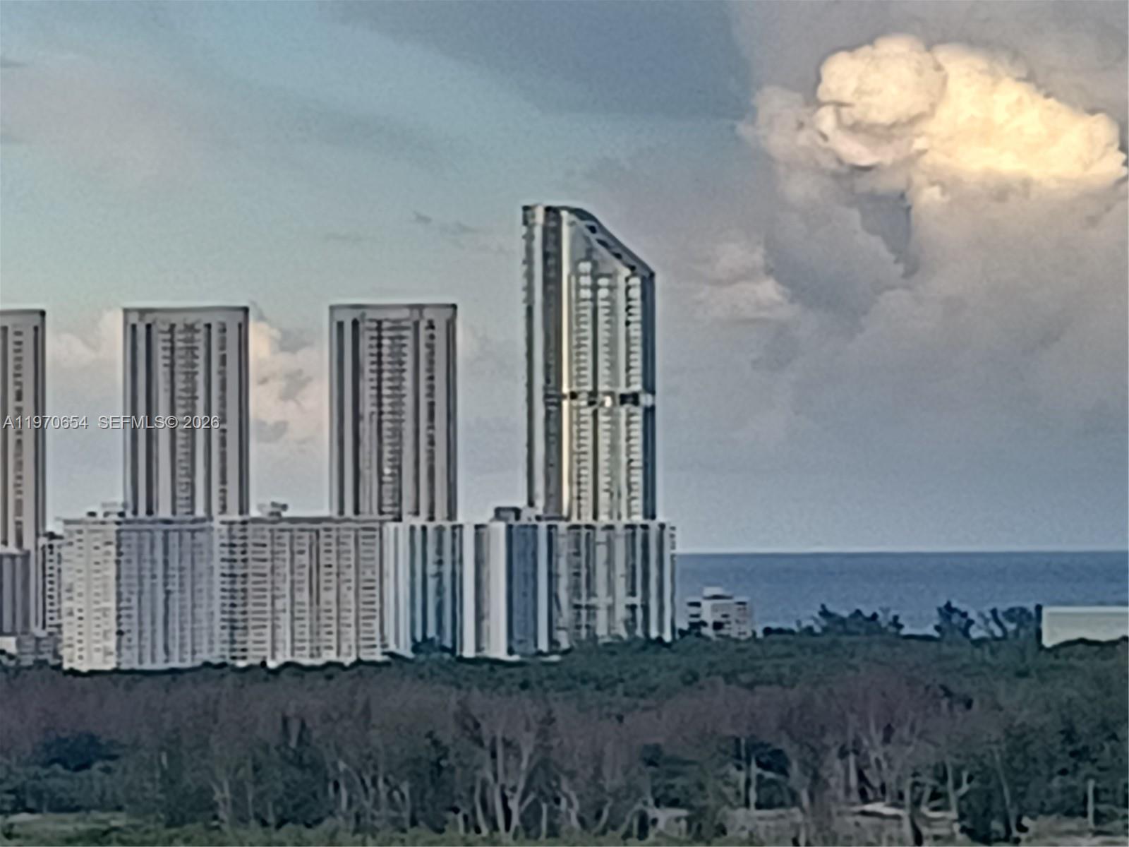 THE OAKS I CONDO - Residential