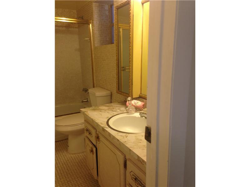 FOURTH GULFSTREAM GARDEN - Residential Lease