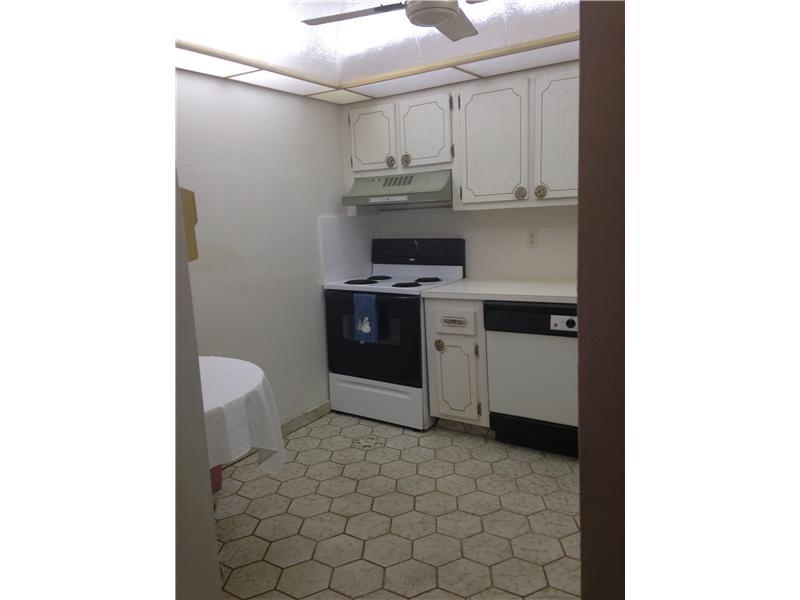 FOURTH GULFSTREAM GARDEN - Residential Lease