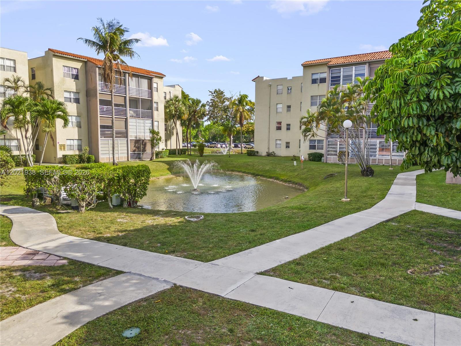 COURTYARDS OF BROWARD COND - Residential