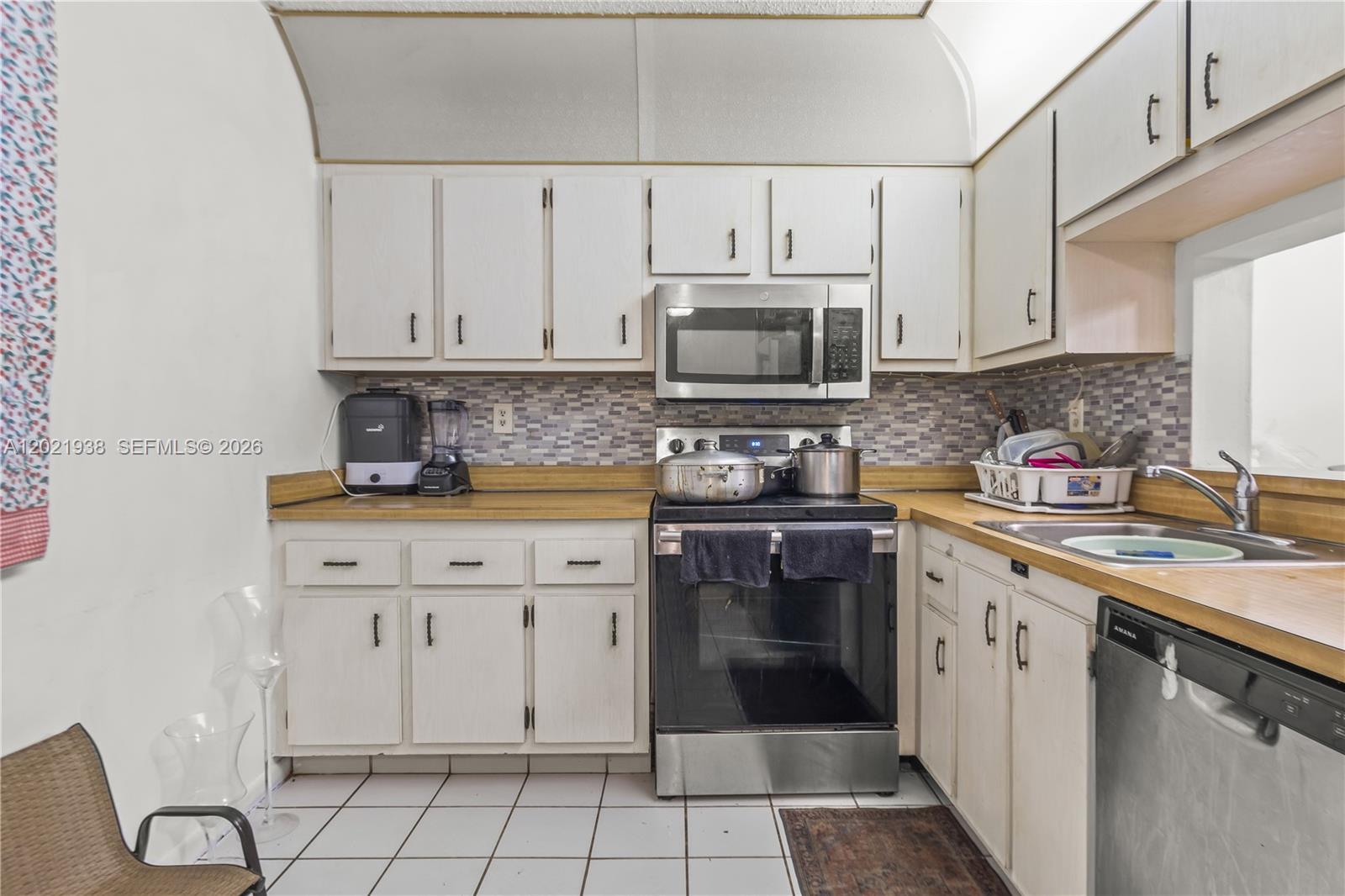 COURTYARDS OF BROWARD COND - Residential