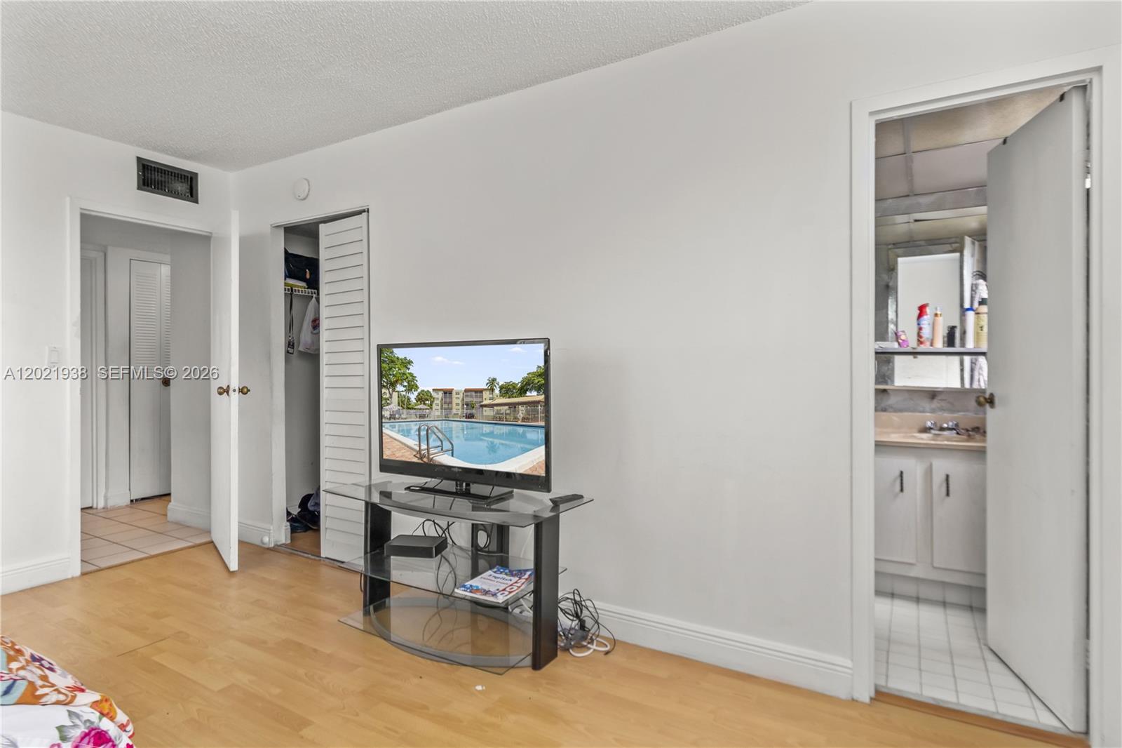 COURTYARDS OF BROWARD COND - Residential