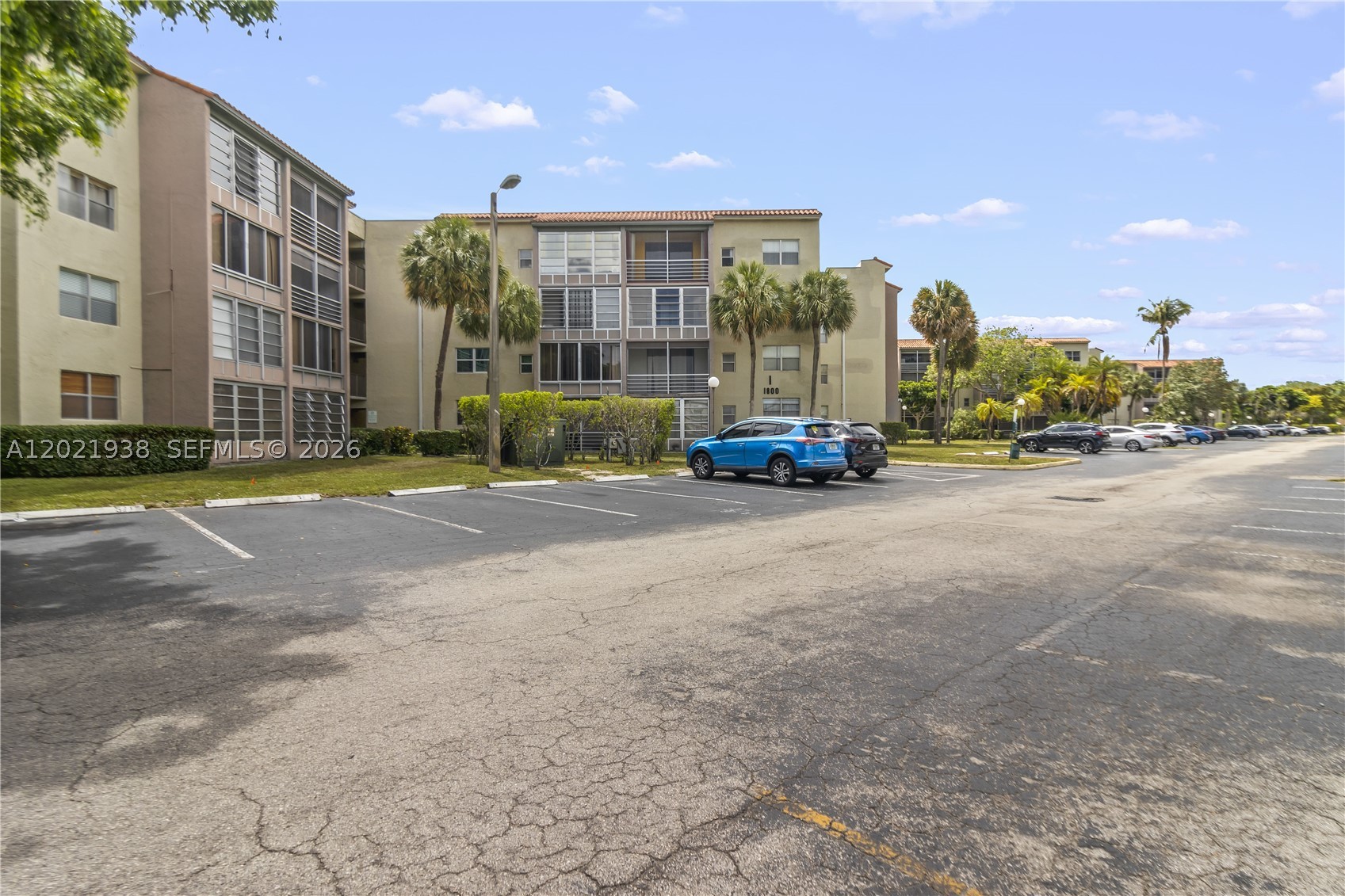 COURTYARDS OF BROWARD COND - Residential