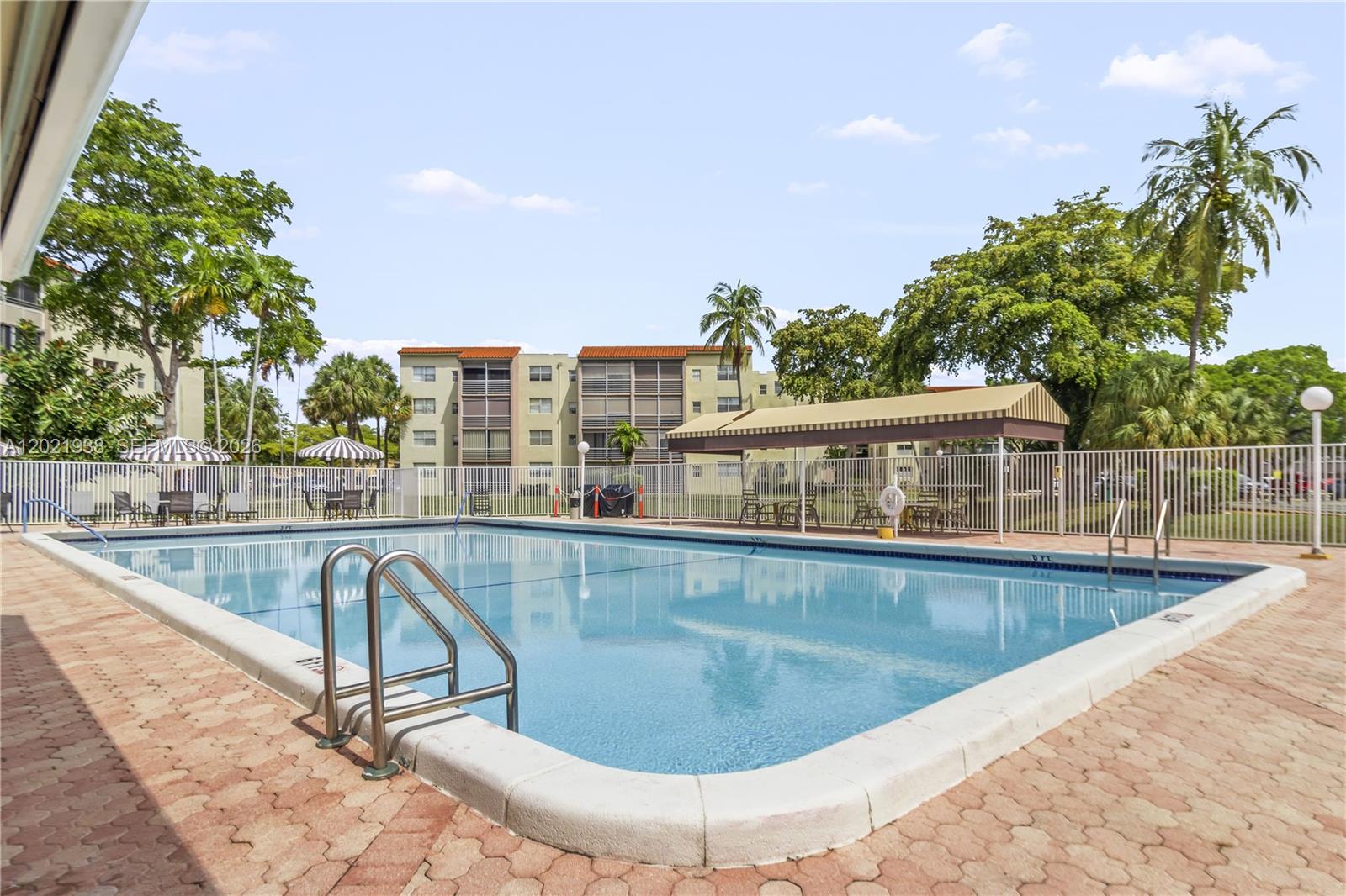 COURTYARDS OF BROWARD COND - Residential