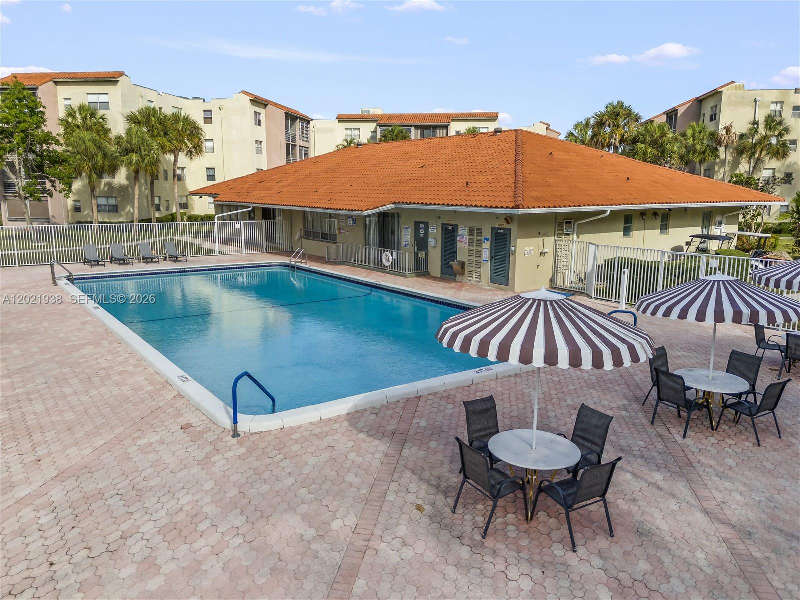 COURTYARDS OF BROWARD COND - Residential