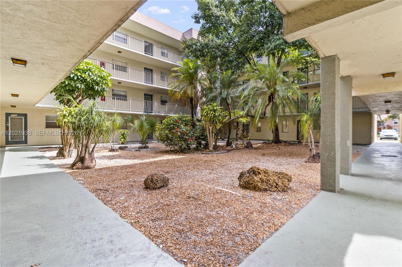 COURTYARDS OF BROWARD COND - Residential