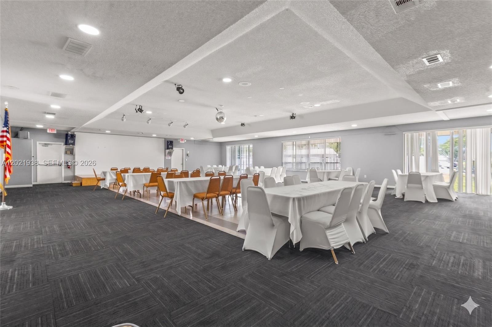 COURTYARDS OF BROWARD COND - Residential