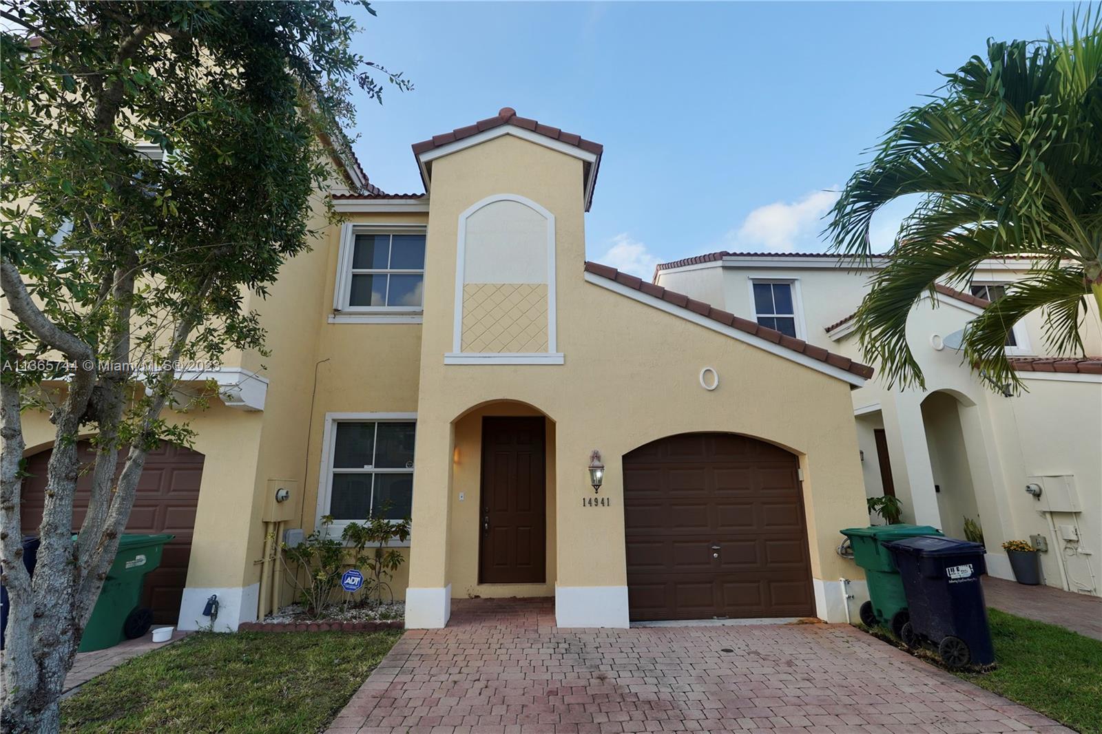 Beautiful 3 Bedrooms 3 Bathrooms in Sorrento Townhome with one bedroom and full bath located at ground floor. Private patio. Spacious laundry room. Carpet on second floor. Garage plus 2 spot on the driveway. Beautiful pool. Nice neighborhood and schools around.