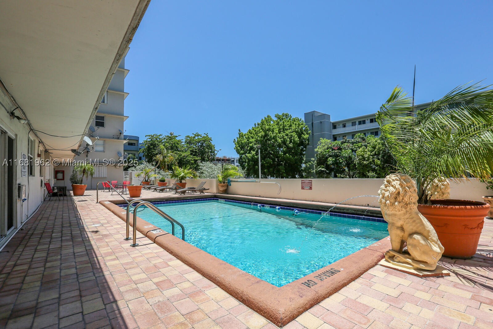 LINCOLN TOWERS CONDO - Residential
