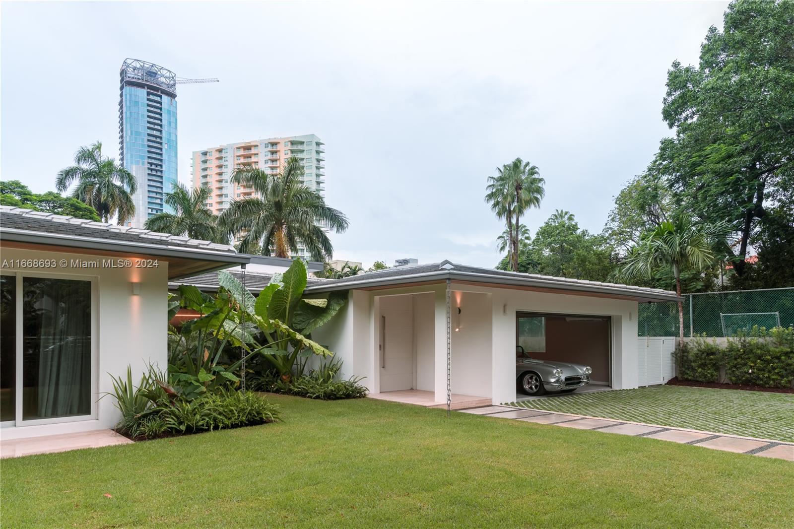 BRICKELLS FLAGLER - Residential