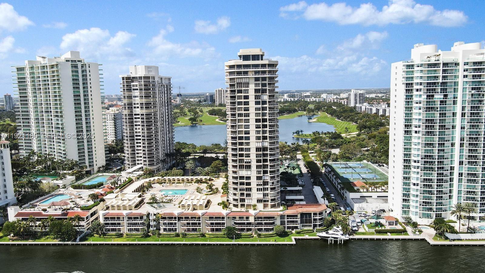 TERRACES NORTH TURNBERRY - Residential