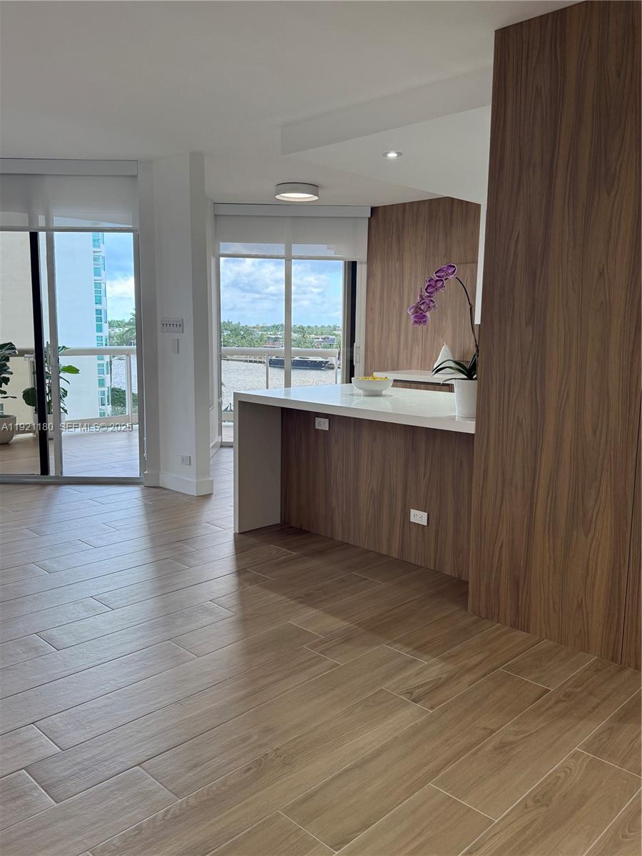 TERRACES NORTH TURNBERRY - Residential