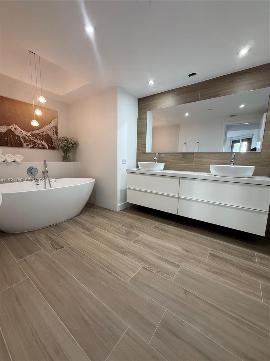 TERRACES NORTH TURNBERRY - Residential