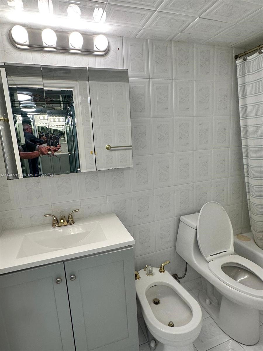 OCEANSIDE PLAZA CONDO - Residential