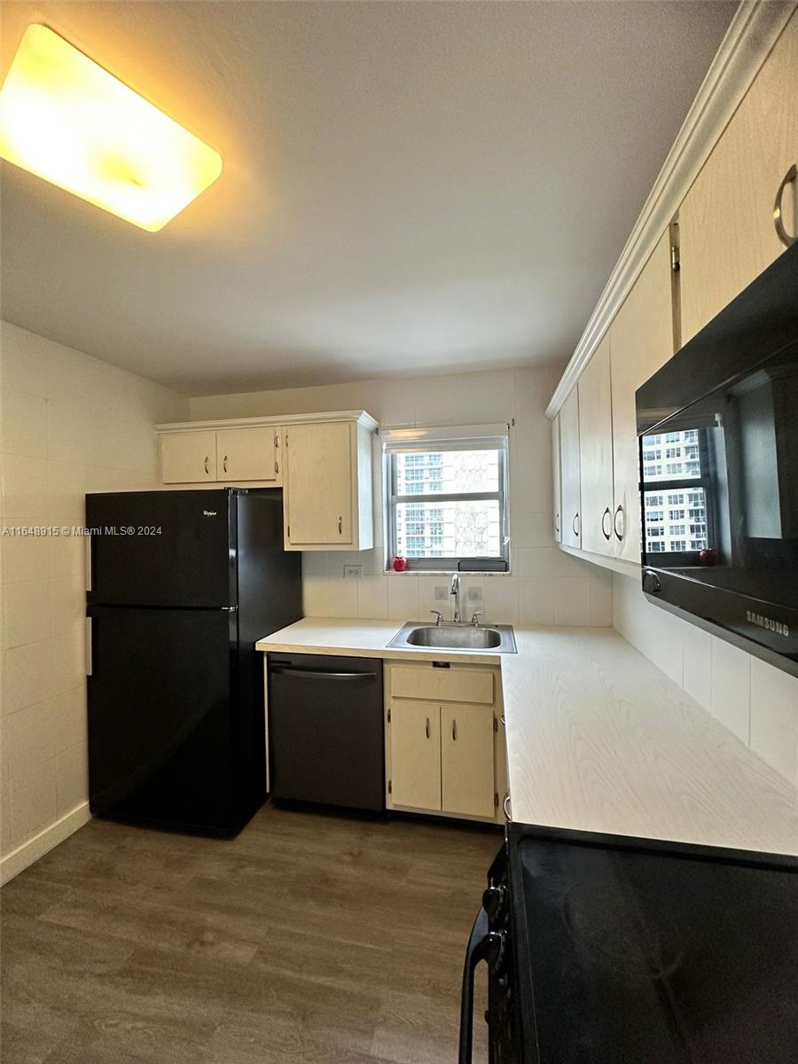 OCEANSIDE PLAZA CONDO - Residential