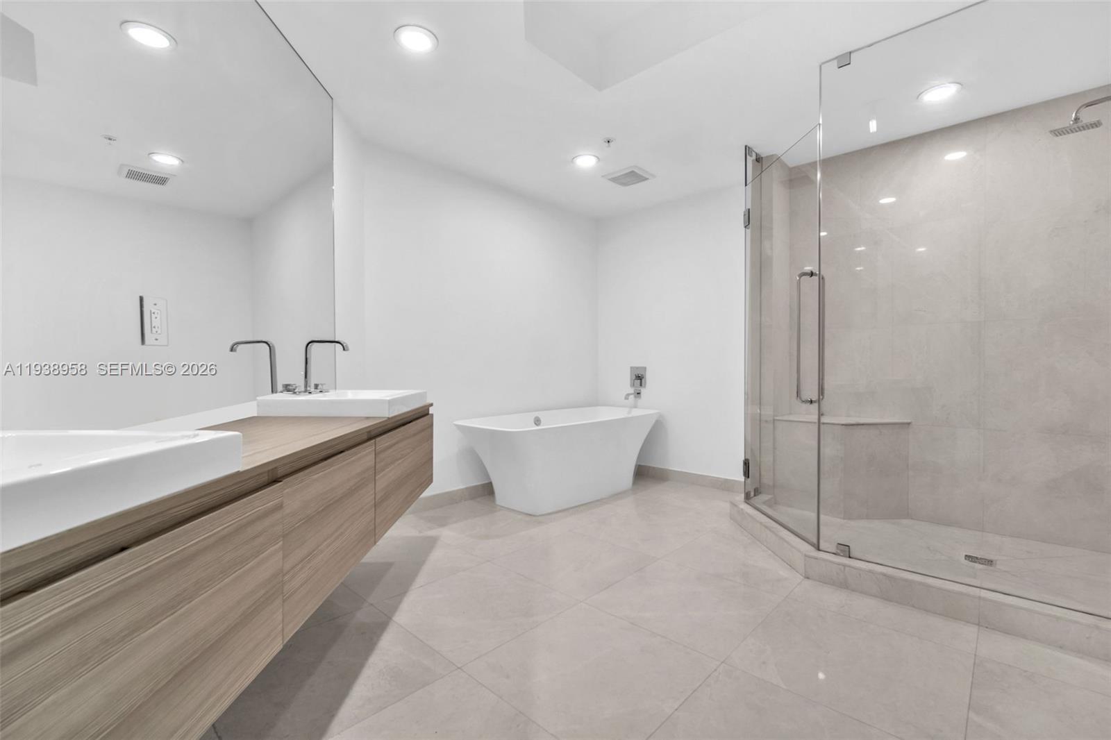MARINA PALMS RESIDENCES S - Residential
