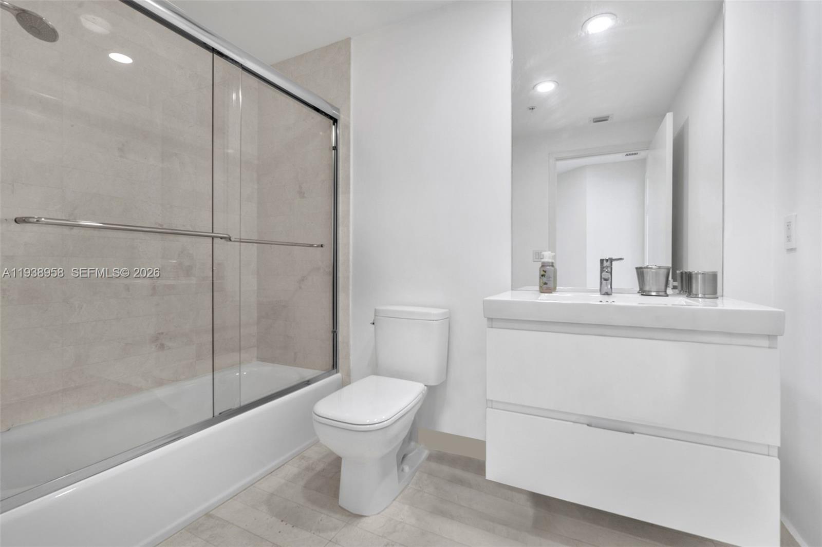 MARINA PALMS RESIDENCES S - Residential