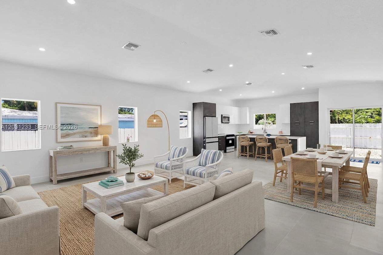 LARGO GARDENS - Residential