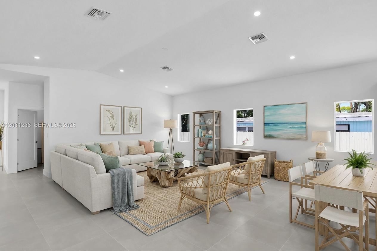 LARGO GARDENS - Residential