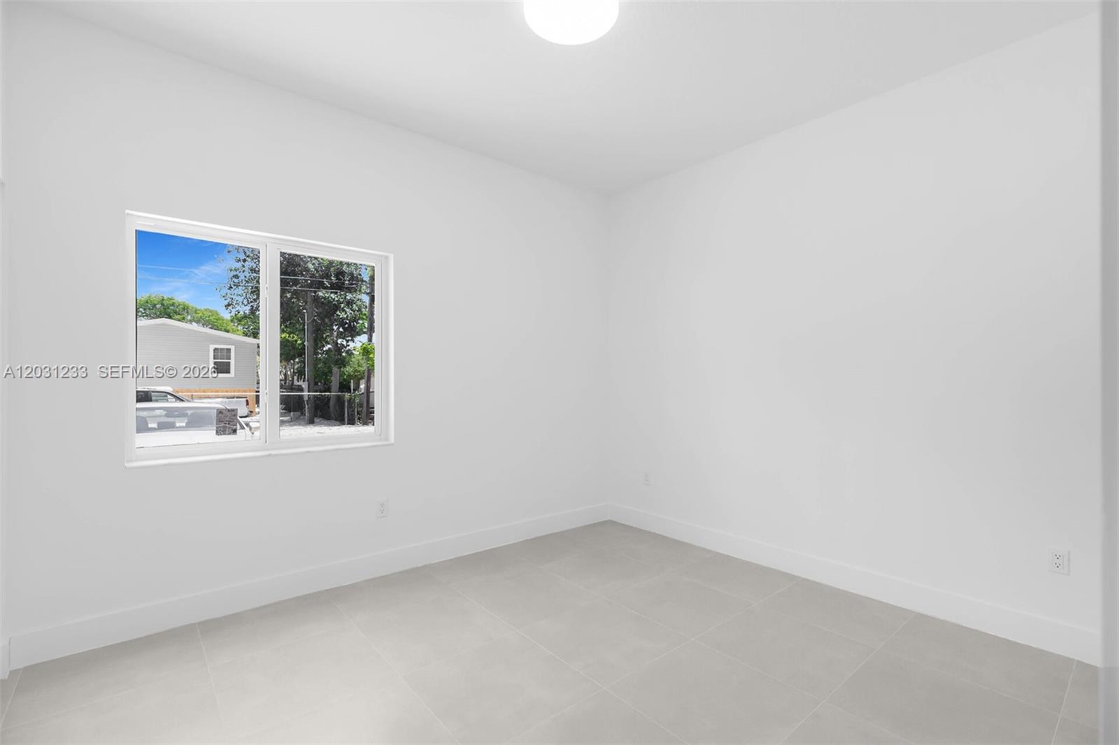 LARGO GARDENS - Residential