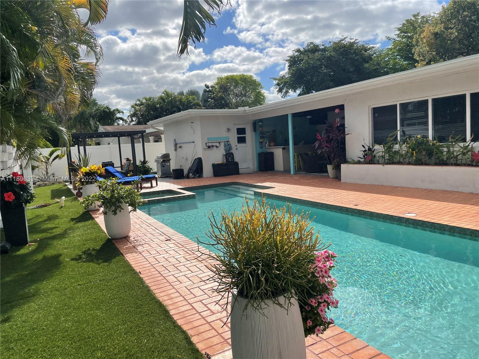PEMBROKE LAKES SEC 1 - Residential Lease