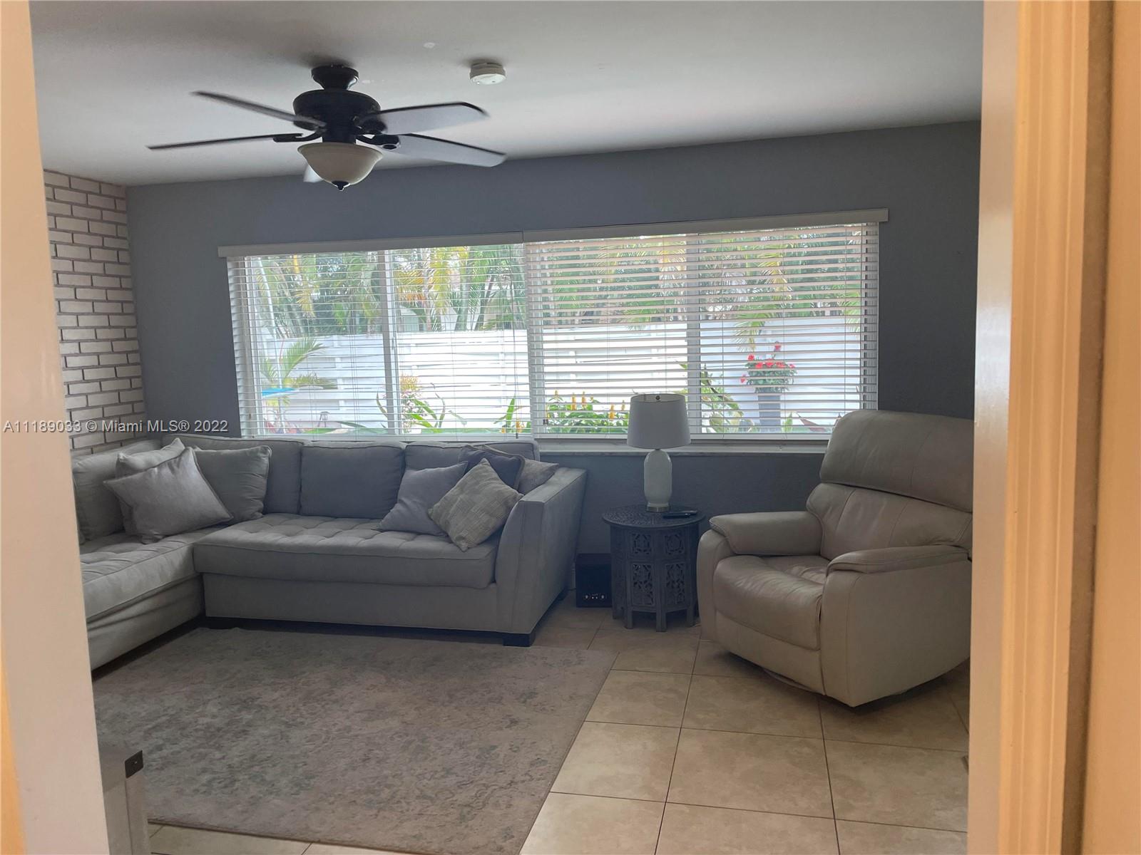 PEMBROKE LAKES SEC 1 - Residential Lease