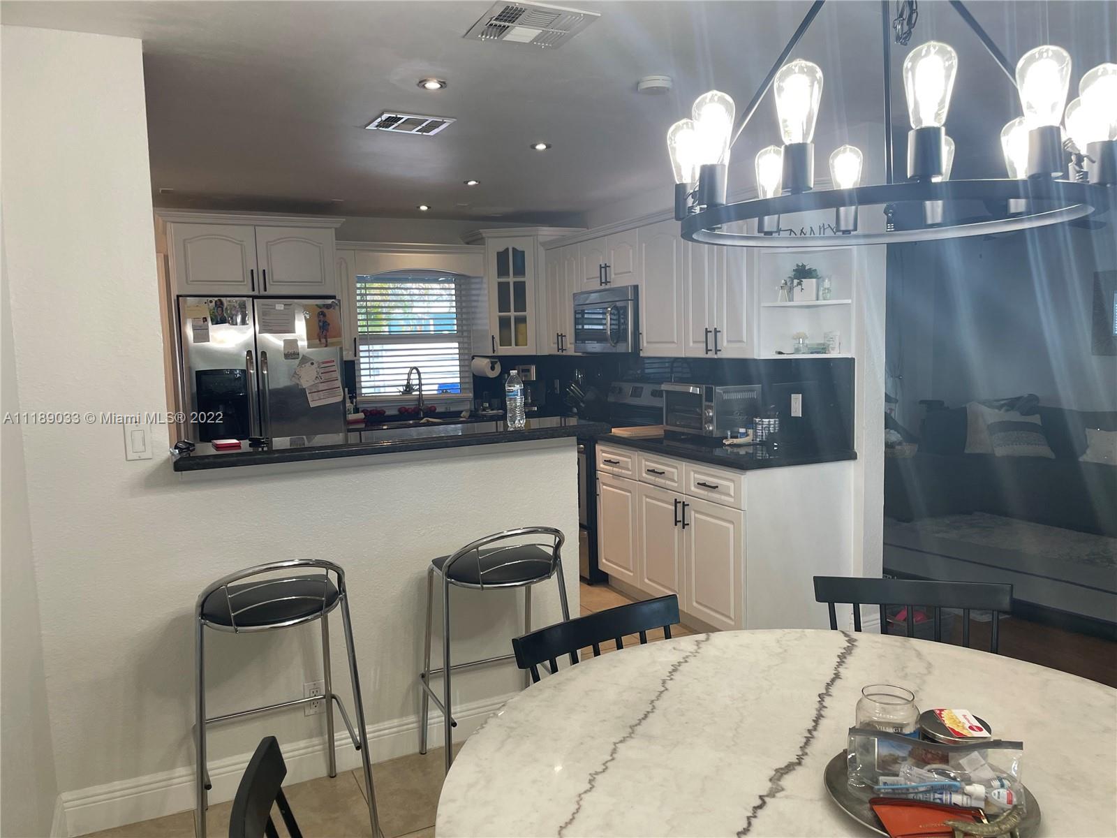 PEMBROKE LAKES SEC 1 - Residential Lease