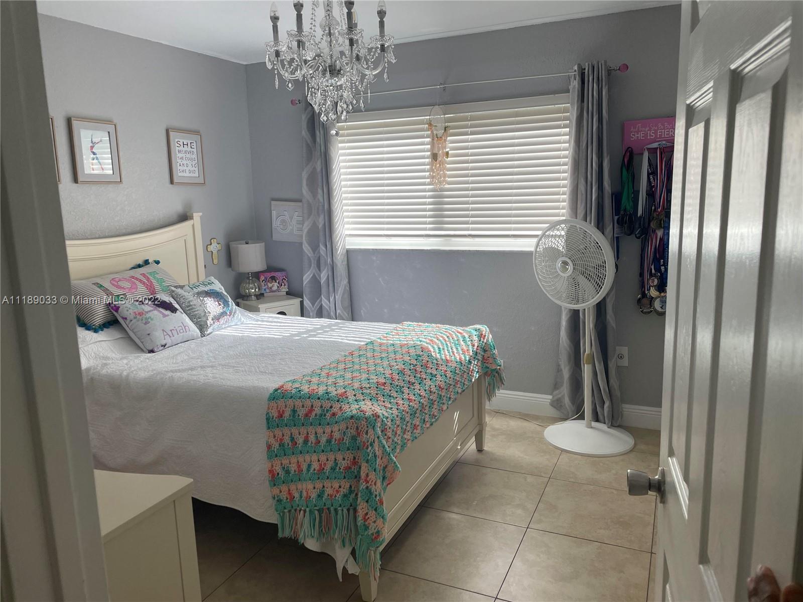 PEMBROKE LAKES SEC 1 - Residential Lease